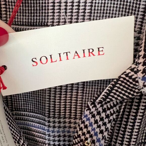 Solitaire Floral and Houndstooth Blouse - Picture 3 of 6